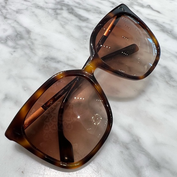 BURBERRY HAVANA SQUARE SUNGLASSES - Picture 1 of 10